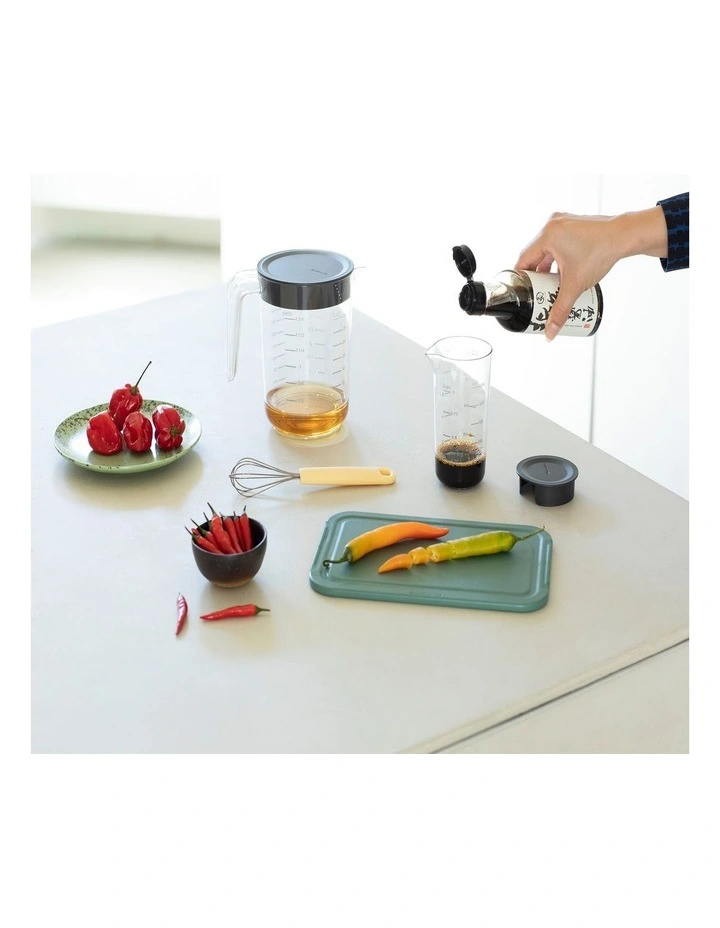 Measuring Jug Set of 2 - 1L 250ml image 6