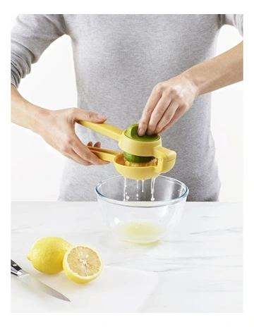 Juice Max Dual Action Citrus Press in Yellow