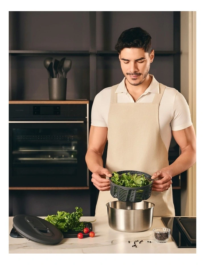 Stainless Steel Easy Spin Small Salad Spinner in Grey image 6