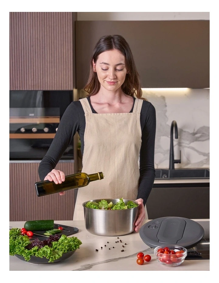 Stainless Steel Salad Spinner Small in Grey image 4