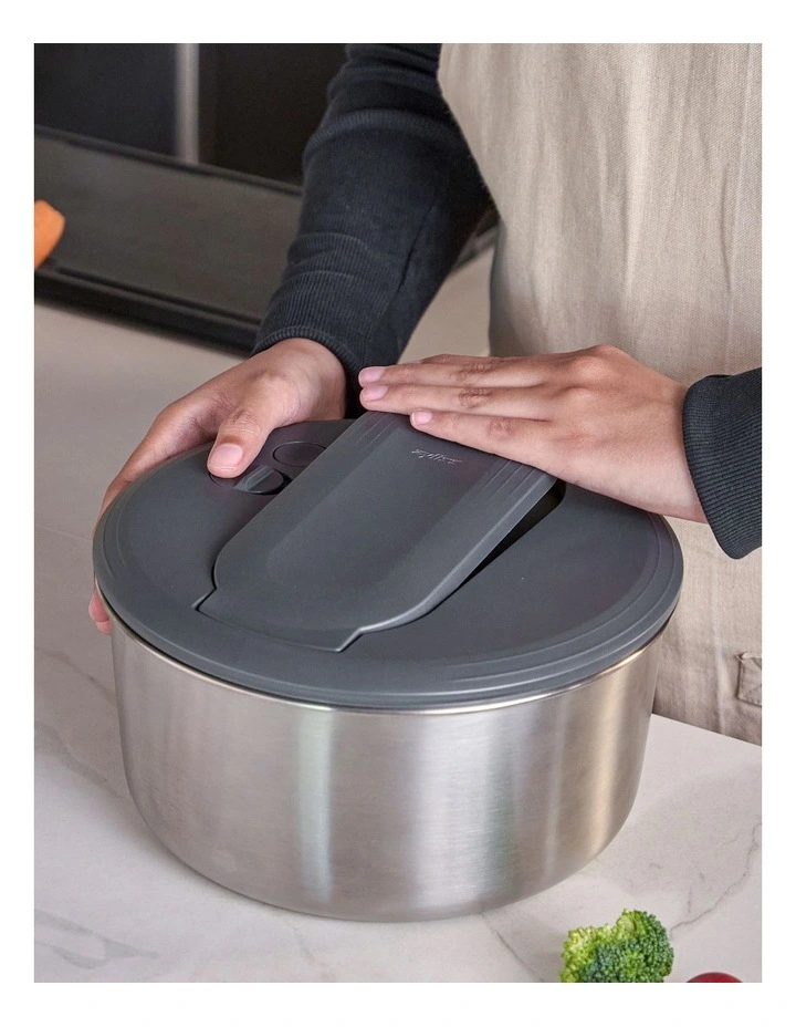 Stainless Steel Salad Spinner Small in Grey image 5