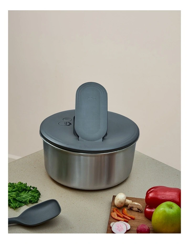 Stainless Steel Salad Spinner Small in Grey image 7