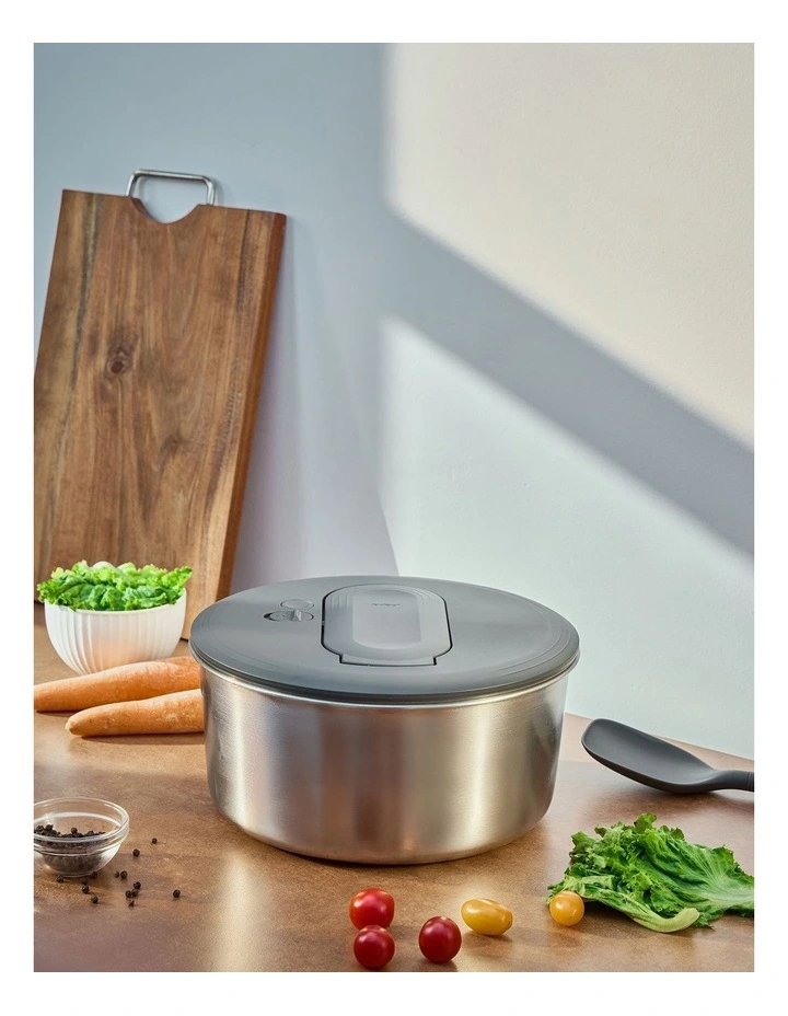 Stainless Steel Salad Spinner Large in Grey image 3