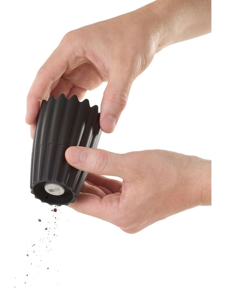 MagTwo Magnetic Pepper and Salt Mill image 4