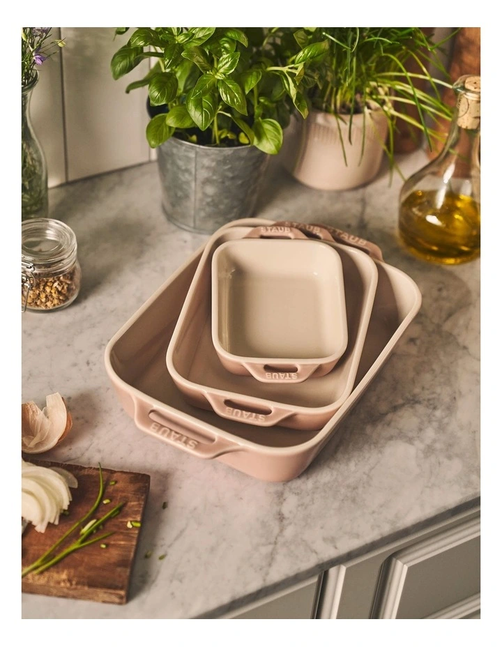 Ceramic Oven Dish Set of 3 in Pink image 3