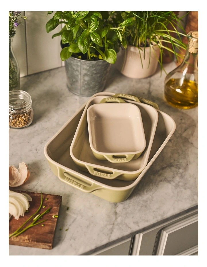 Ceramic Oven Dish Set of 3 in Green image 3