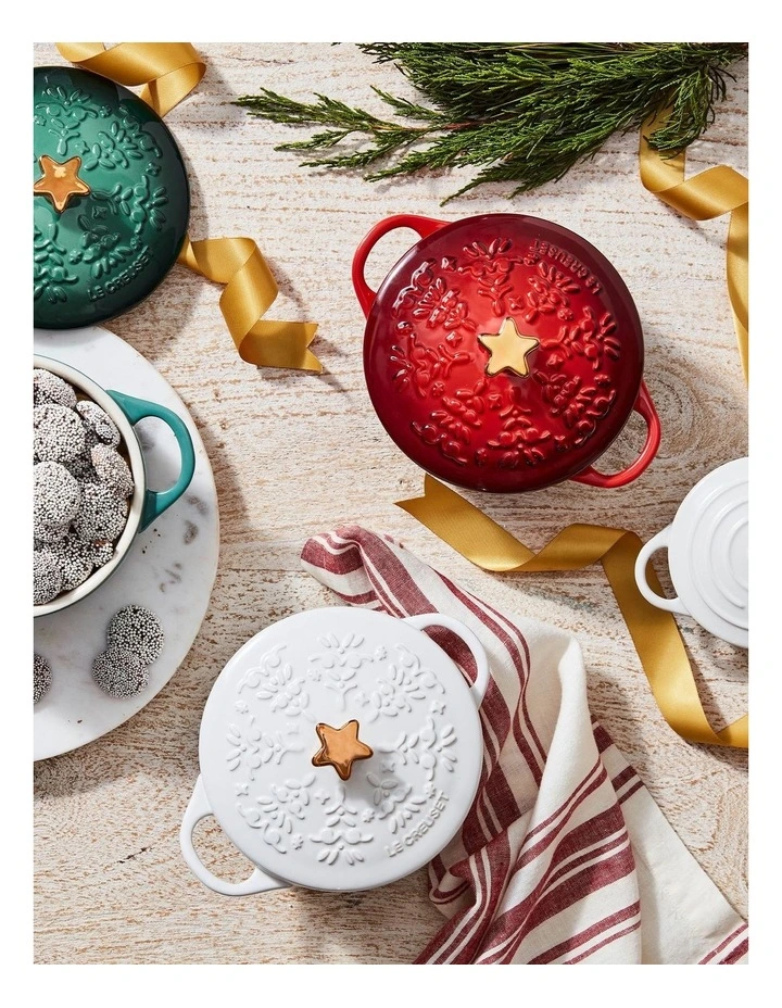 Round Mini Cocotte Star Knob 4C 700ml in White image 5