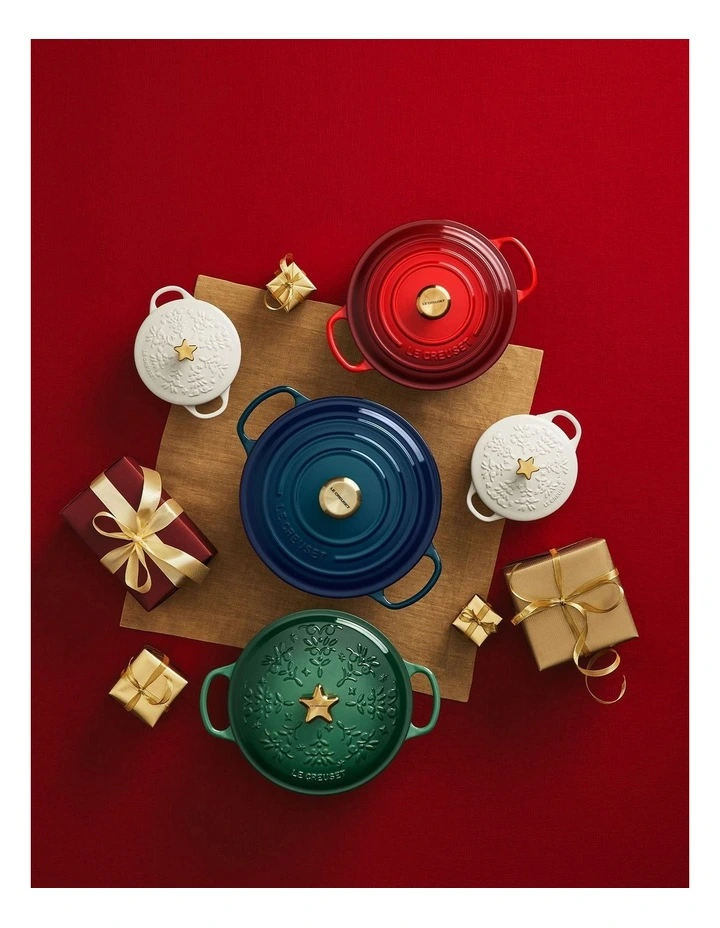 Round Mini Cocotte Star Knob 4C 700ml in White image 7