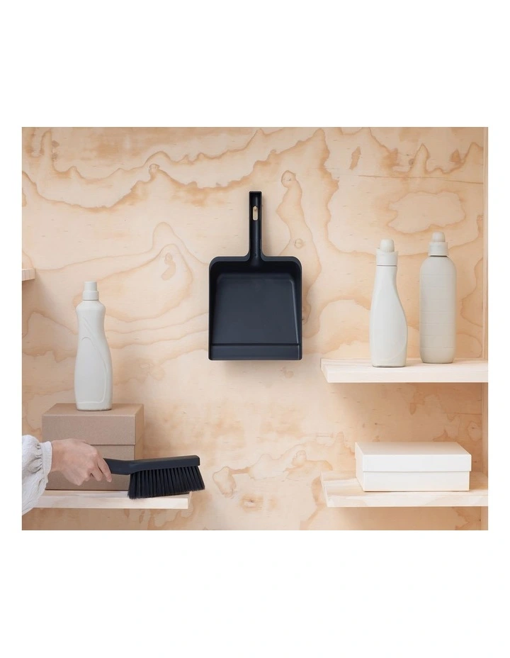 Dustpan and Brush Set with comb image 7