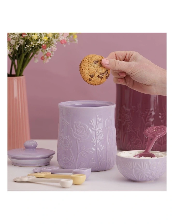 In The Meadow Lilac Storage Jar 15 x 11.5cm/800ml in Lilac image 2