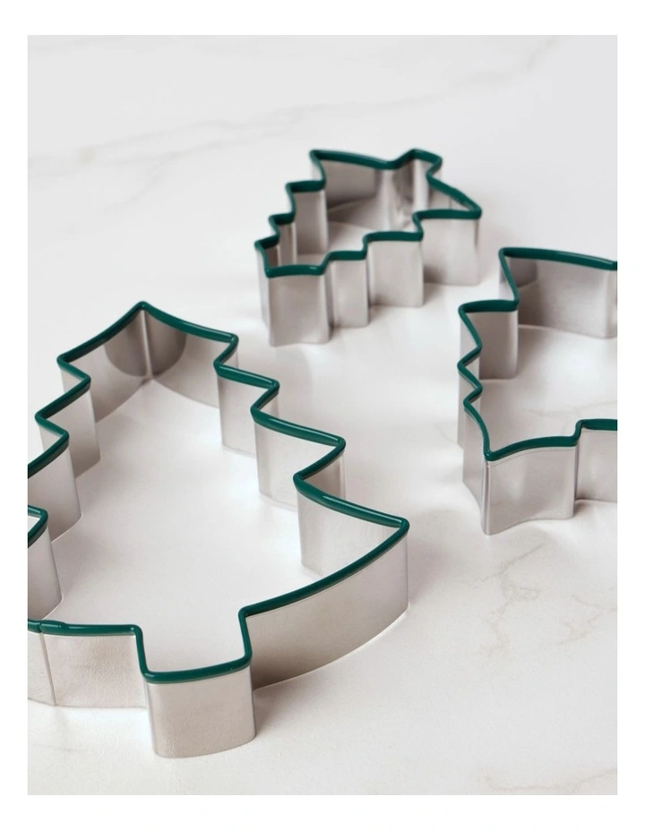 Christmas Tree Cookie Cutter Set of 3 in Green image 2