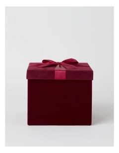 Heirloom Christmas Velvet Medium Gift Box in Red: 19cm