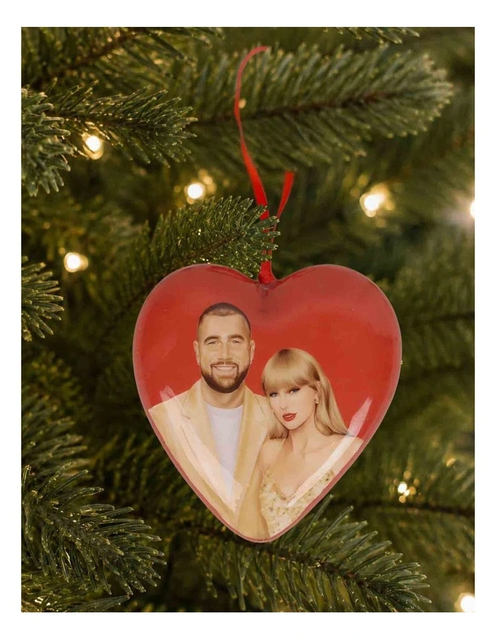 3D Ornament Couple Of The Year image 2