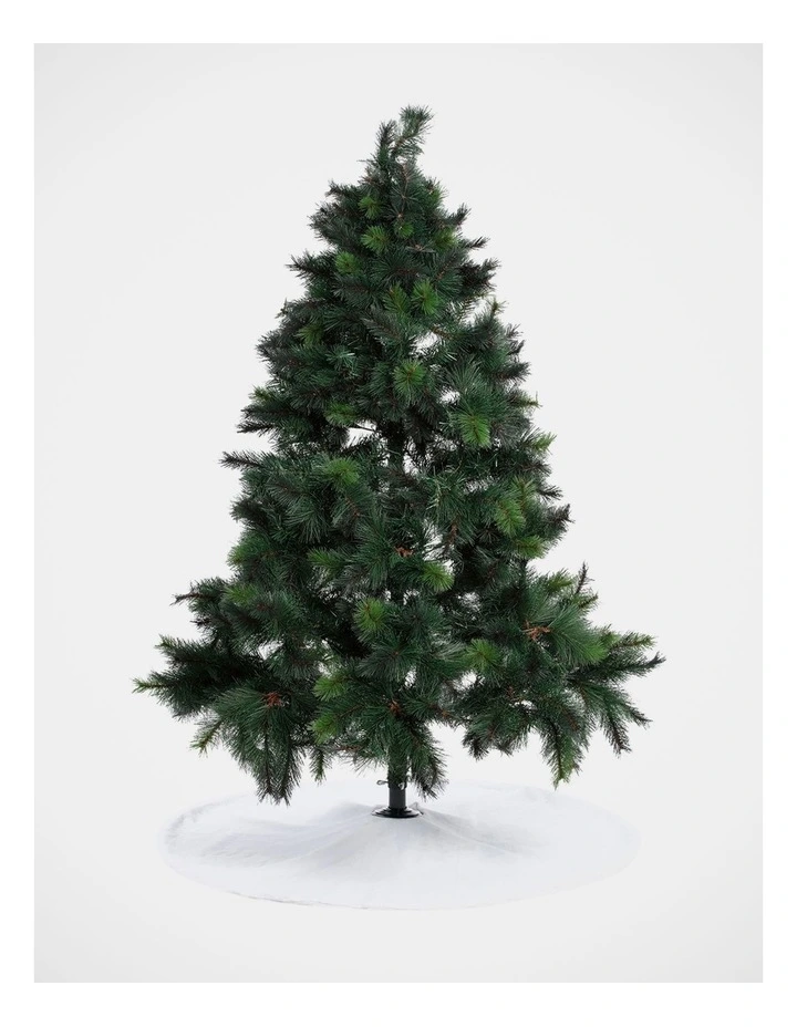 Luxe Christmas White Fur Tree Skirt image 1