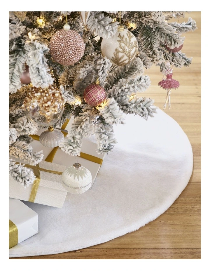 Luxe Christmas White Fur Tree Skirt image 6