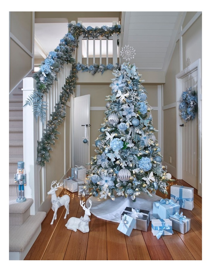 Luxe Christmas White Fur Tree Skirt image 7