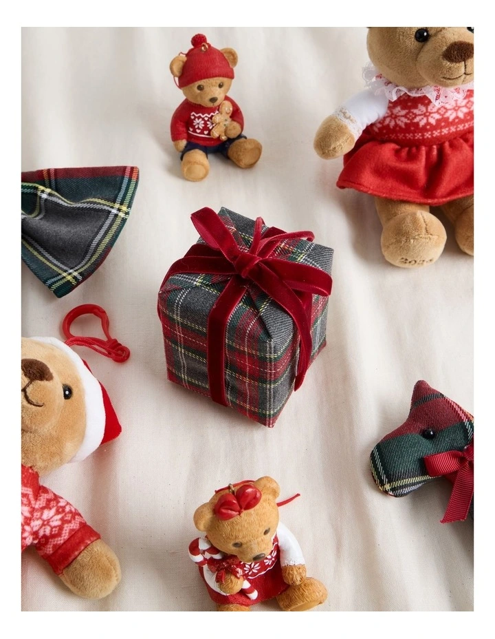 Heirloom Fabric Tartan Present Ornament in Multi: 8cm image 3