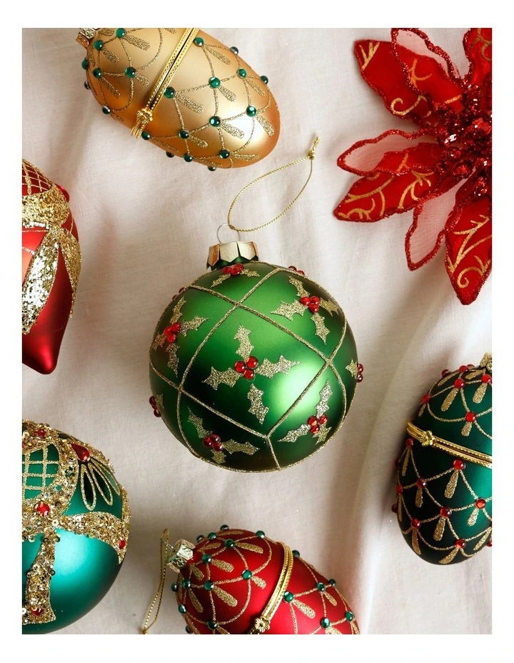 Heirloom Christmas Glass Holly Pattern Bauble 10cm in Green image 4