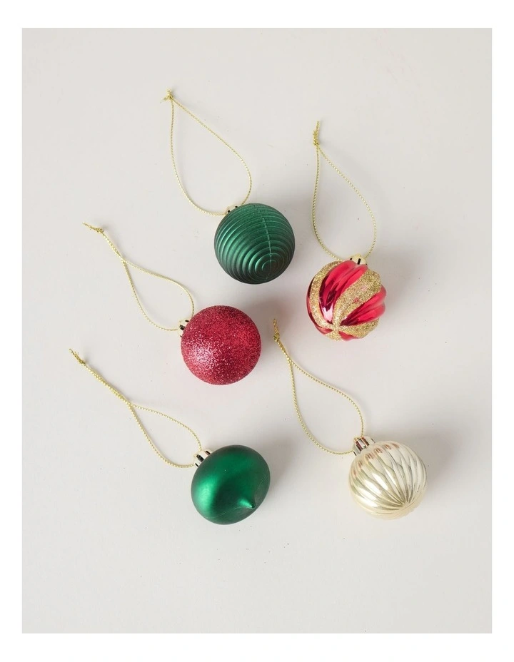 Heirloom Shatterproof Baubles 30pk in Red, Green, and Gold: 4cm image 3