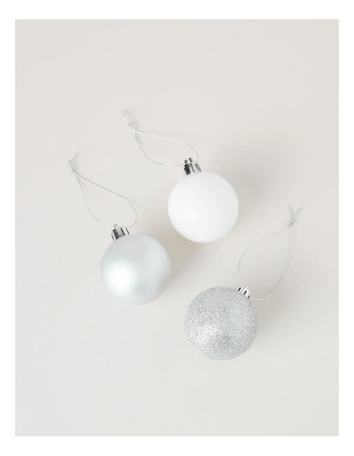 Luxe Shatterproof Baubles 24pk in Silver and White: 5cm image 3