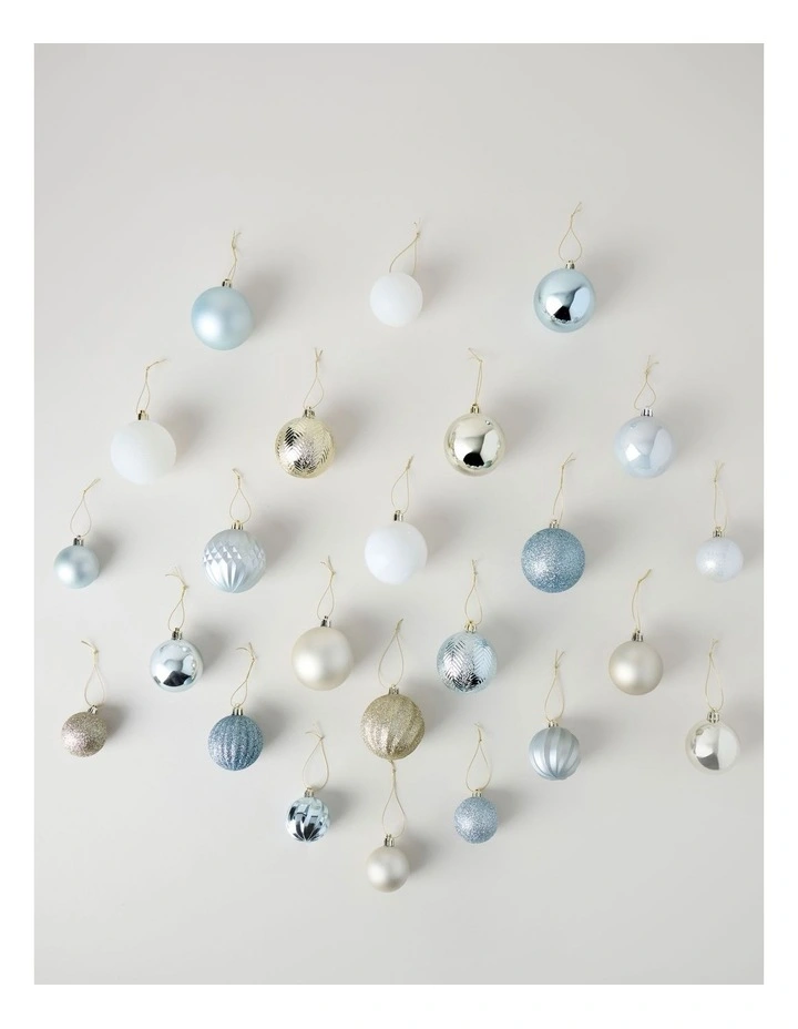 Luxe Shatterproof Baubles 100pk in Navy and Gold: 5/6/7cm image 2