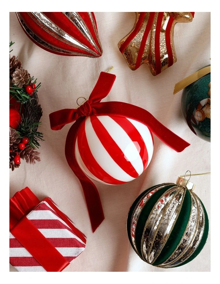 Heirloom Christmas Glass Vintage Stripe Bauble 10cm in Red/White image 4