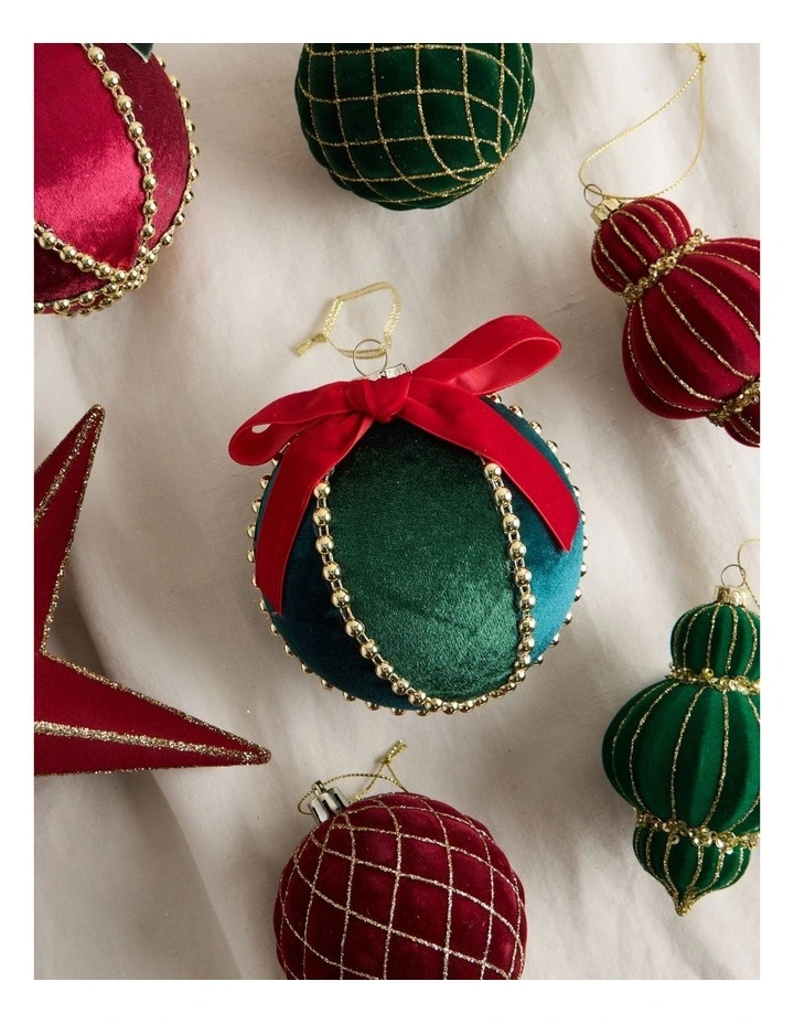 Heirloom Velvet Bauble with Beads in Green: 10cm image 3
