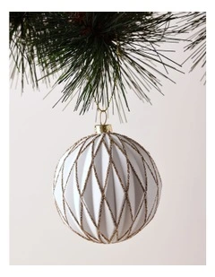 Luxe Christmas Plastic Embossed Diamond withGlitter BaubleWhite: 8cm