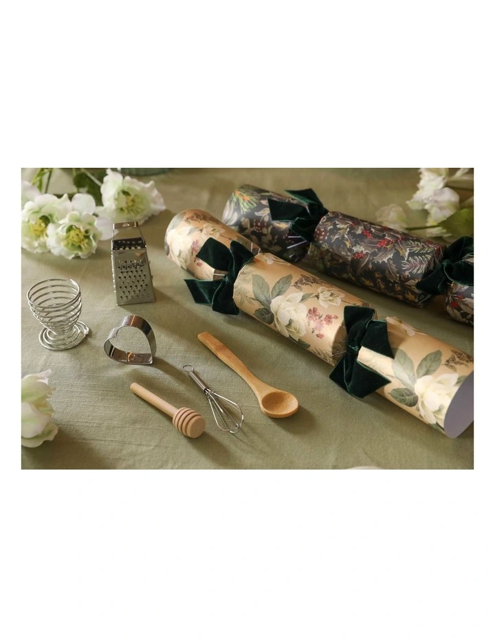 Dusky Heliobore FSC 6 Pack Crackers 30 cm in Green/Pink image 4