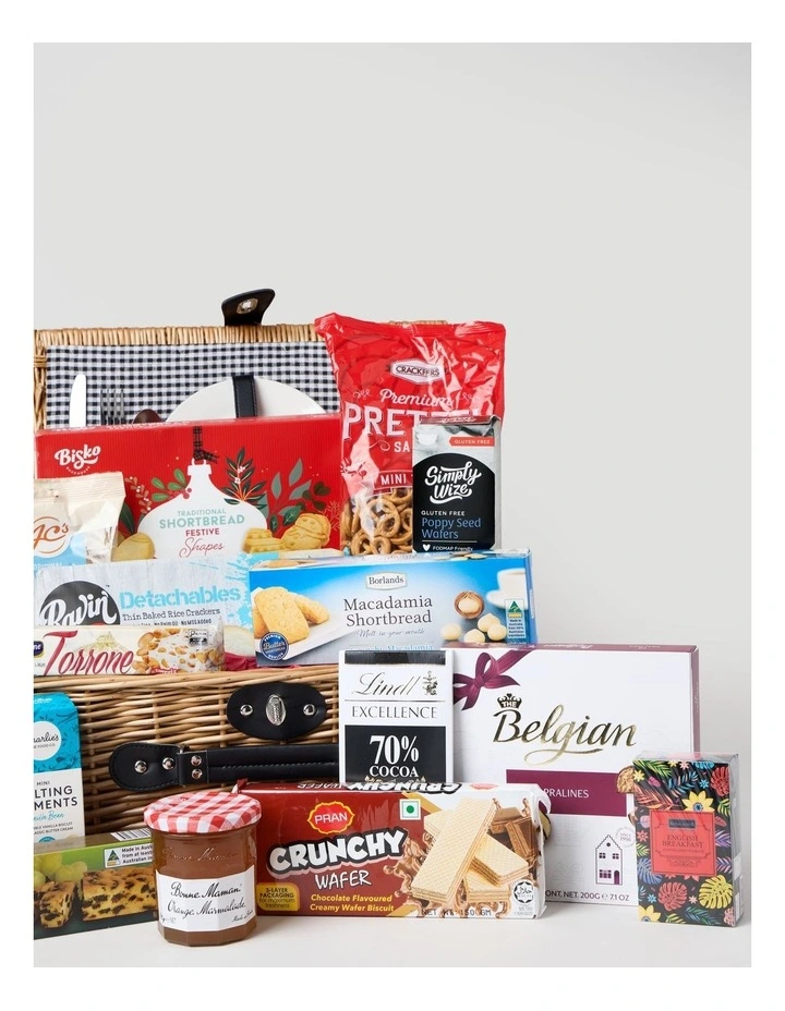 Picnic Basket Hamper image 5