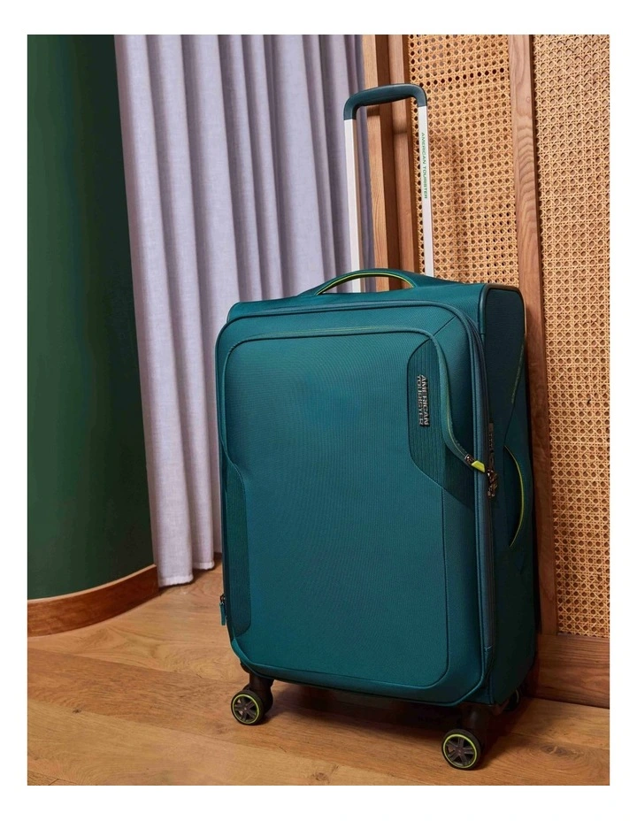 Applite 5 82cm Spinner Suitcase in Varsity Green image 2