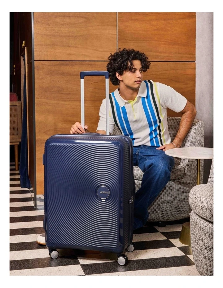 Curio 2 80cm Spinner Suitcase in Arctic Navy image 7