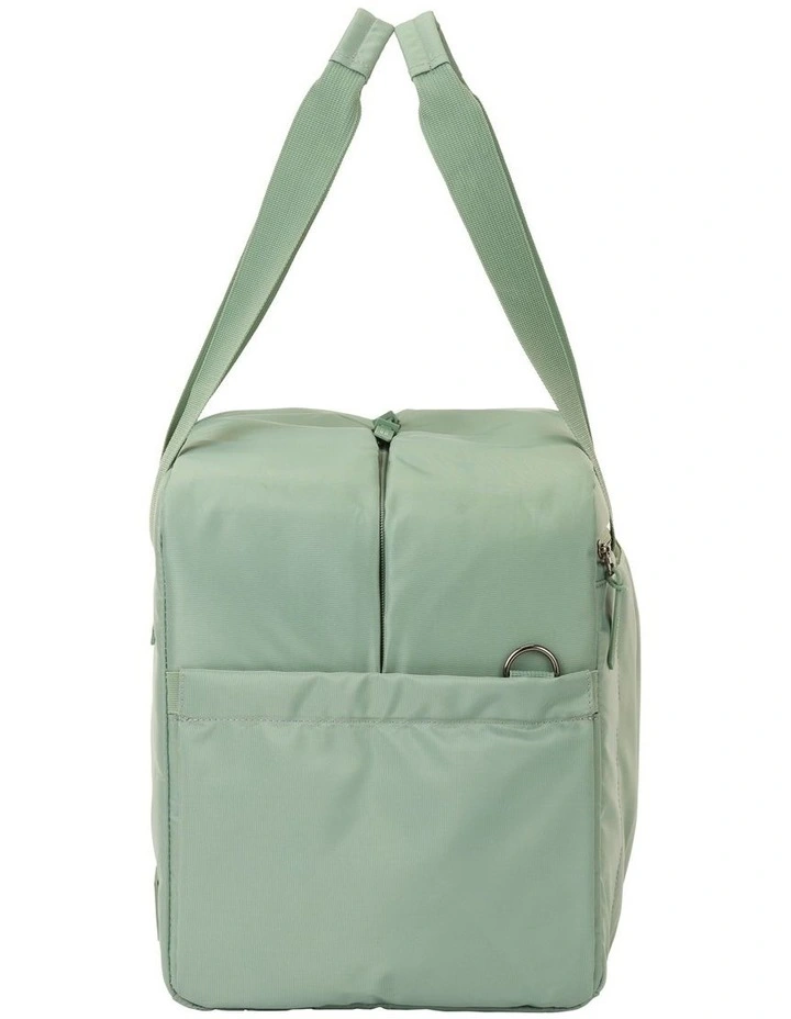 Groove Medium Duffle Bag in Urban Green image 3
