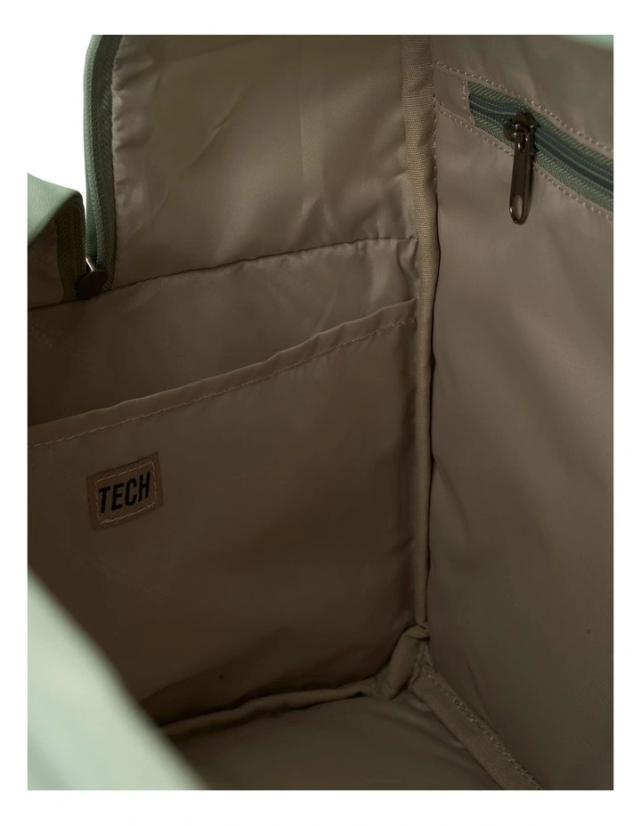 Groove Medium Duffle Bag in Urban Green image 5
