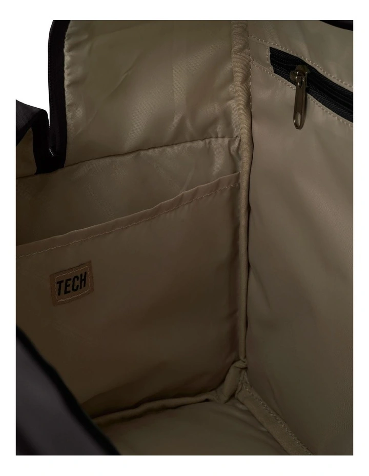 Urban Groove Medium Duffle in Black image 6