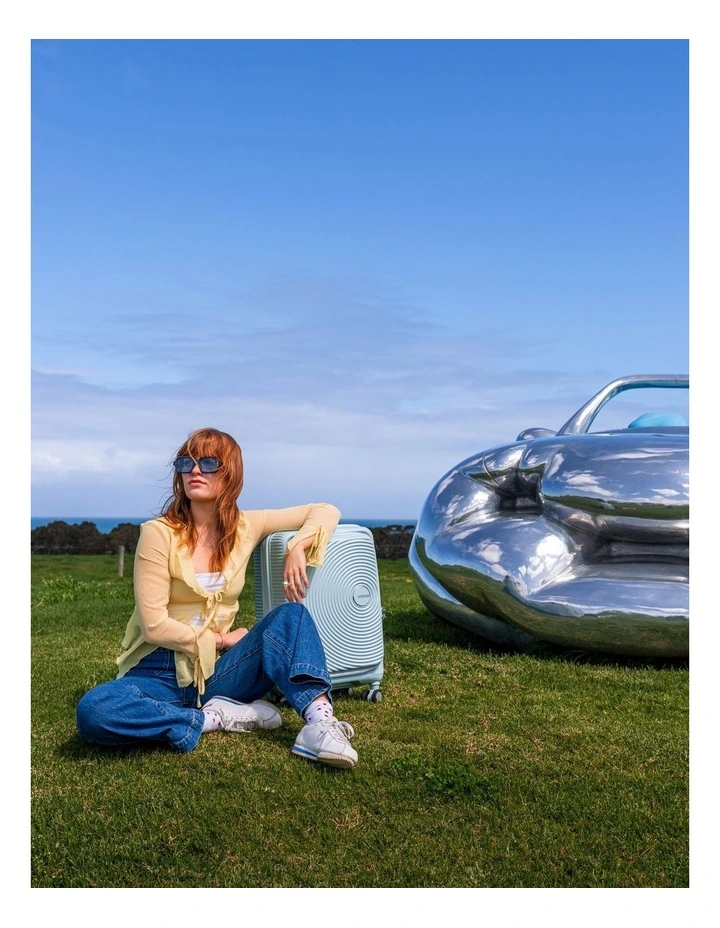 Curio Book Opening Spinner Suitcase 55cm in Summit Blue image 7