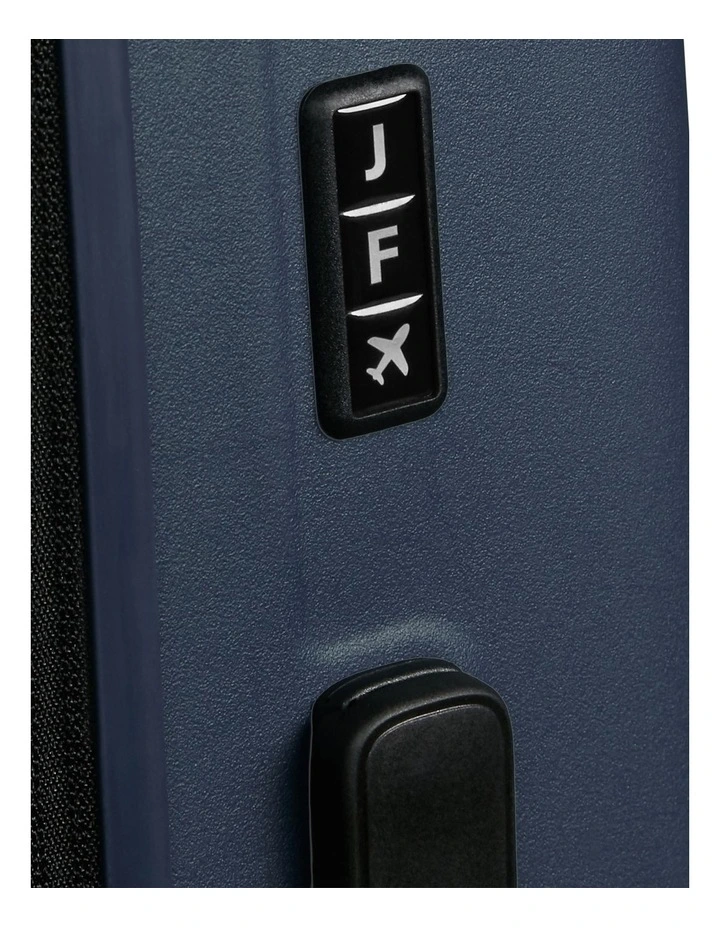 Restackd Spinner 81cm Expandable Suitcase image 7