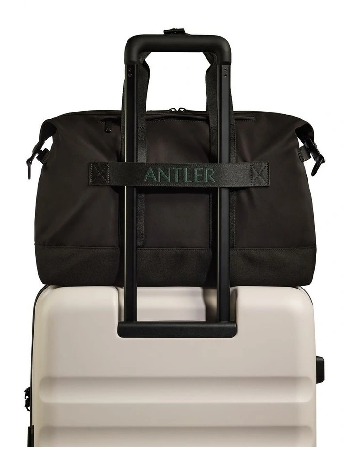Icon Collection Overnight Bag in Black 4752124087 image 3