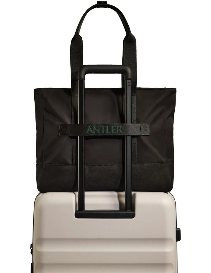Icon Collection Tote Bag in Black 4752124137 image 3