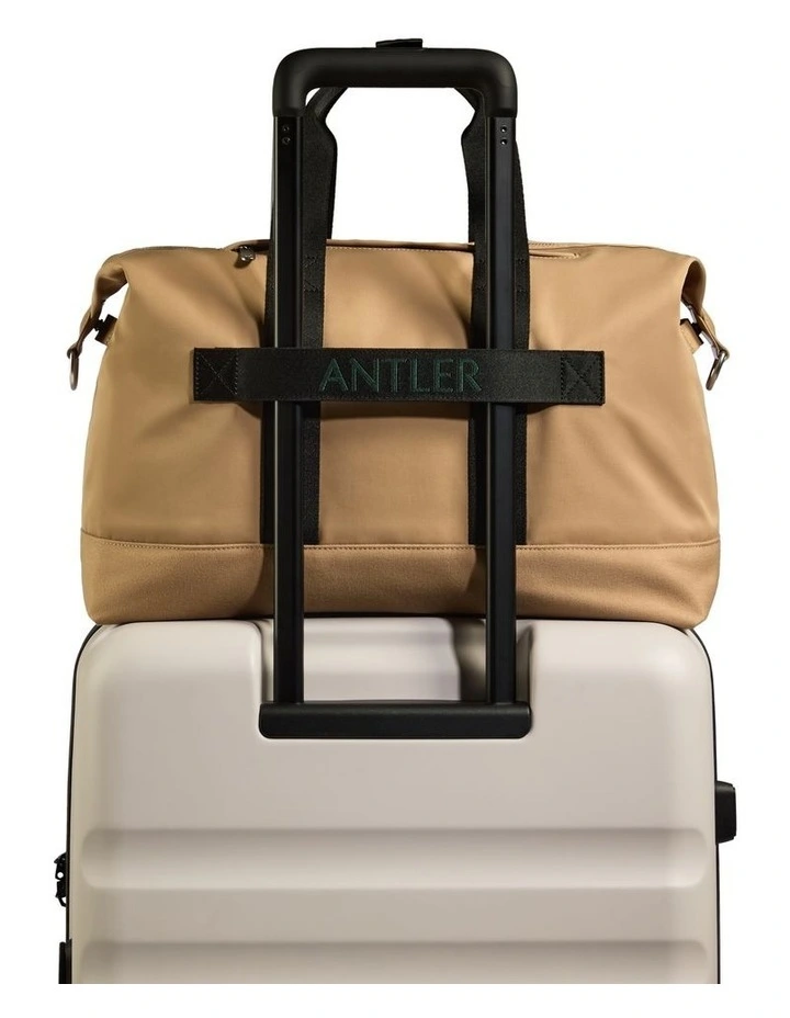 Icon Collection Overnight Bag in Sand 4752146087 image 3