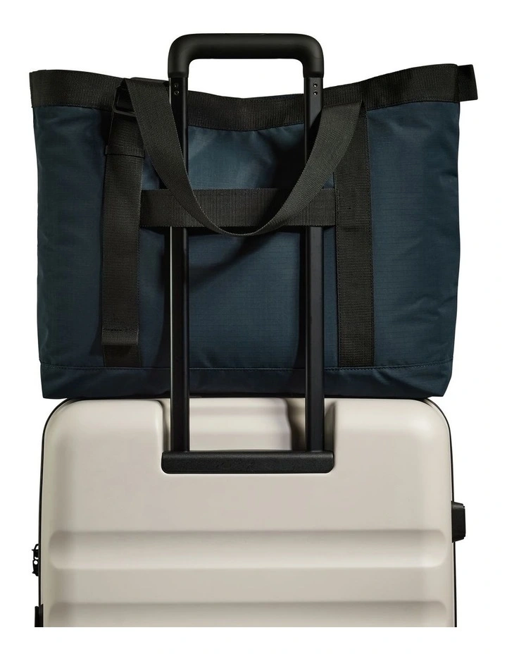 Essential Tote Bag 4734114137 in Navy image 4