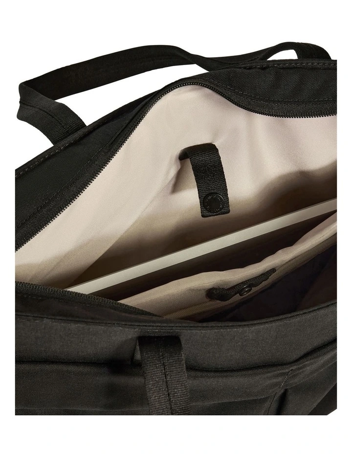 Urban Core Tote Bag in Black 4732124137 image 3