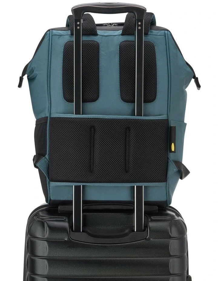 Shadow 5.0 Soft Backpack in Green image 5