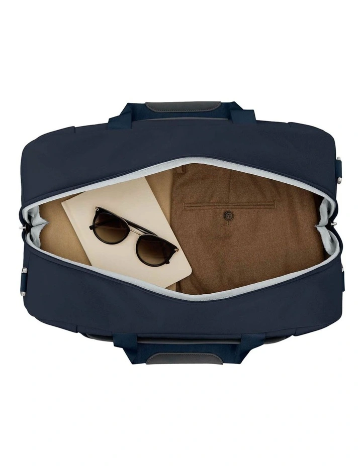 Paralux Bt Weekender Duffle Bag in Black image 4