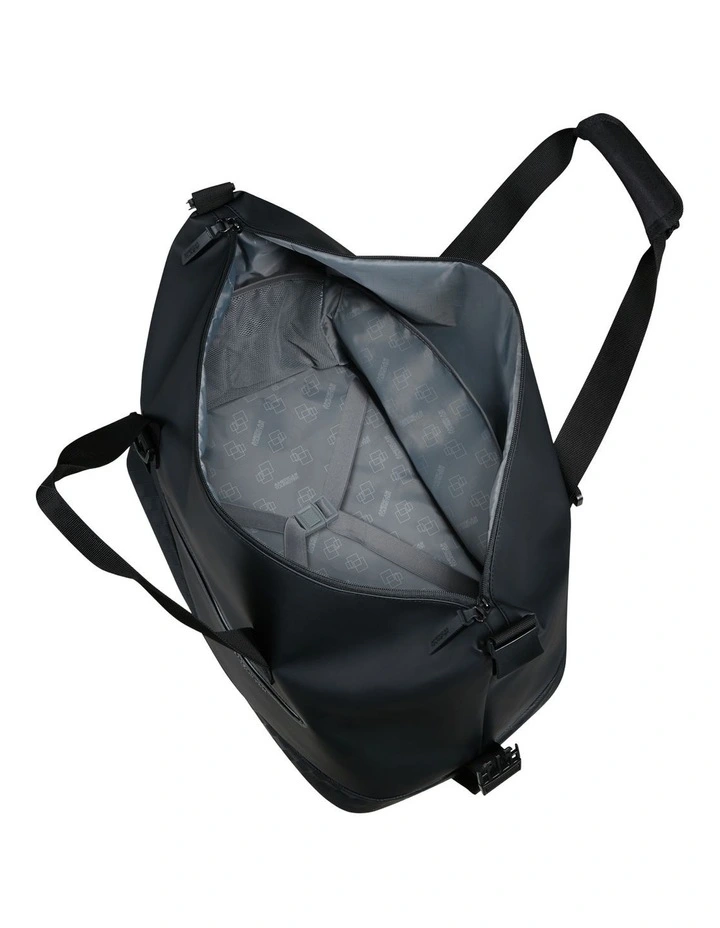 Urban Tide Weekender Duffle in Black image 5