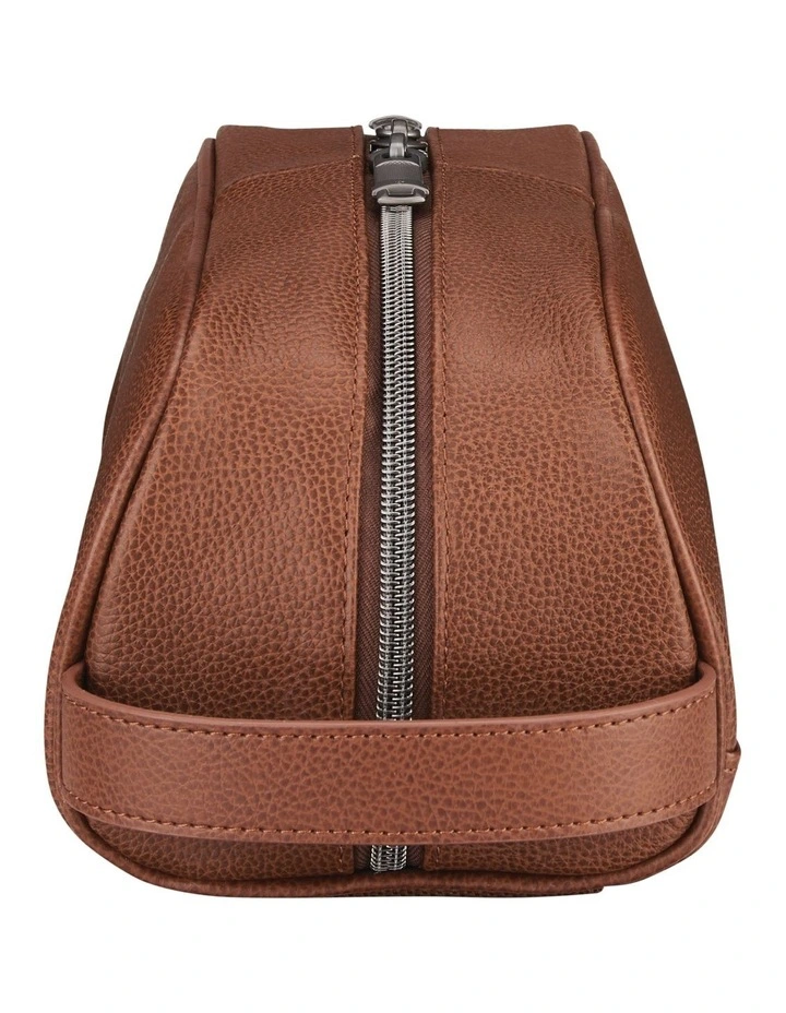 Classic Leather Travel Kit in Cognac Brown image 3