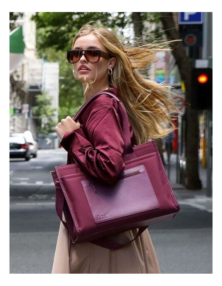 Commuter Tote in Plum image 2