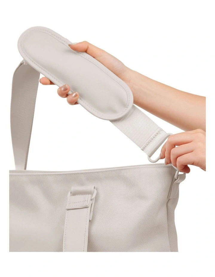 The Weekender in Ivory image 5