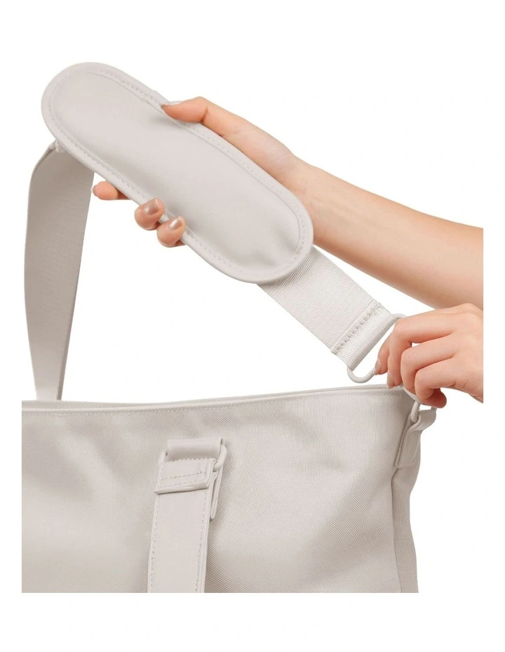 The Weekender in Ivory image 5