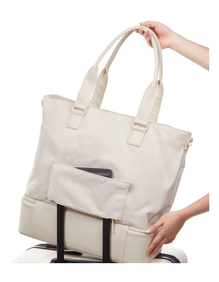 The Weekender in Ivory image 7